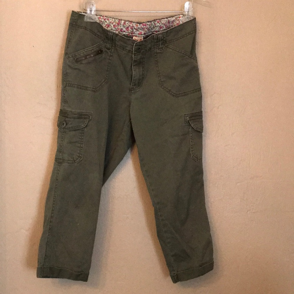 Mid length pants